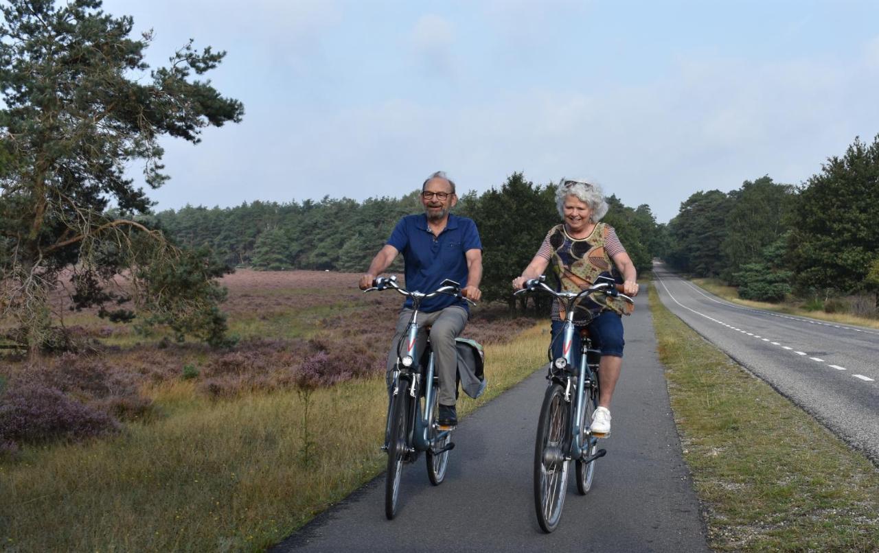 Chalet Op De Veluwe # Berk Putten Exteriör bild